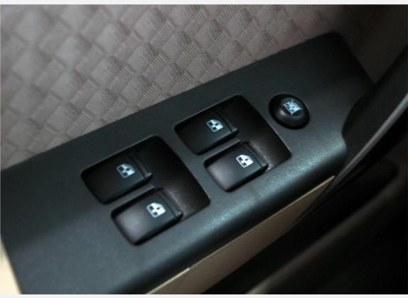 乐骋 2008款 1.4SE AT 车厢座椅   门窗控制
