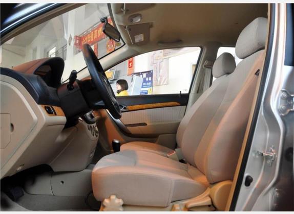 乐骋 2010款 1.4AT美魅版 车厢座椅   前排空间