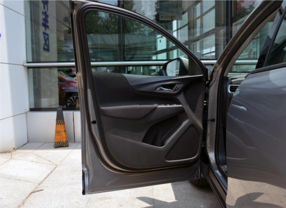 探界者 2017款 535T 自动领界版 车厢座椅   前门板