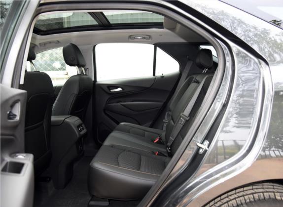 探界者 2018款 535T 自动驰界版 车厢座椅   后排空间
