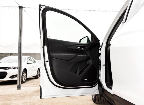 探界者 2018款 550T 自动四驱捍界版 车厢座椅   前门板