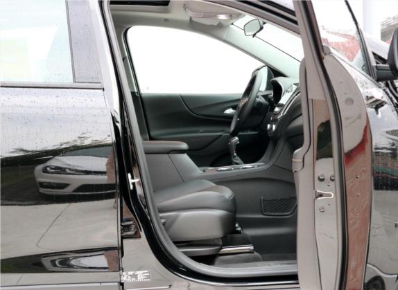 探界者 2018款 RS 535T 自动四驱拓界版 车厢座椅   前排空间