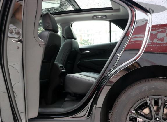 探界者 2018款 RS 535T 自动四驱拓界版 车厢座椅   后排空间