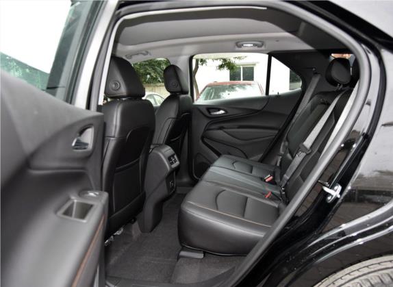 探界者 2018款 RS 550T 自动四驱拓界版 车厢座椅   后排空间