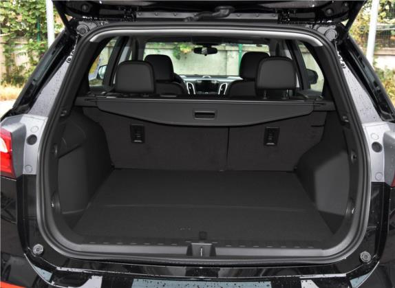 探界者 2018款 RS 550T 自动四驱拓界版 车厢座椅   后备厢