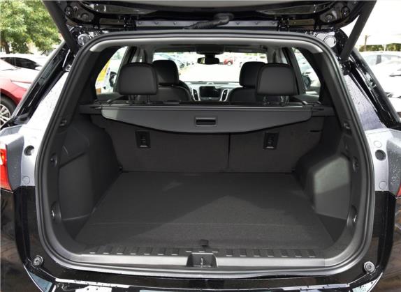 探界者 2018款 RS 550T 自动四驱捍界版 车厢座椅   后备厢