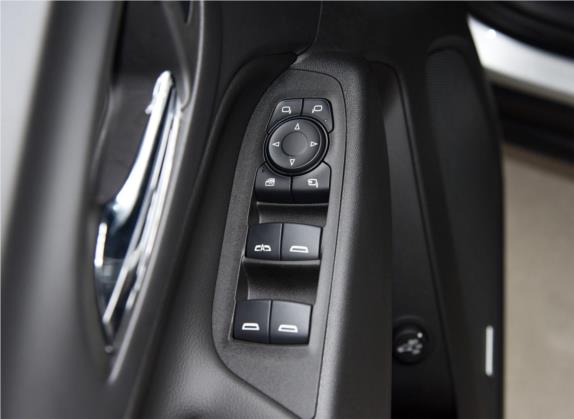 探界者 2018款 Redline 550T 自动四驱捍界版RS 车厢座椅   门窗控制
