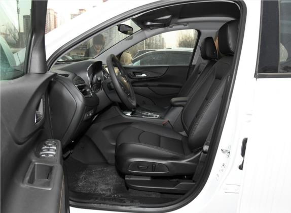 探界者 2019款 535T 自动驰界版 国V 车厢座椅   前排空间