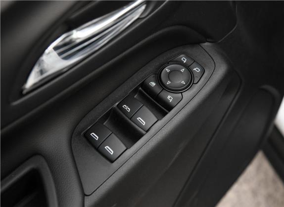 探界者 2019款 535T 自动驰界版 国V 车厢座椅   门窗控制
