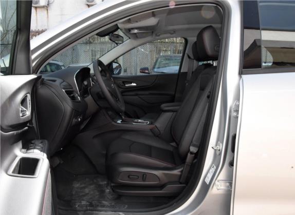 探界者 2019款 550T 自动四驱拓界版 车厢座椅   前排空间