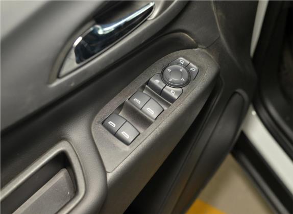 探界者 2019款 535T 自动驰界版 国VI 车厢座椅   门窗控制
