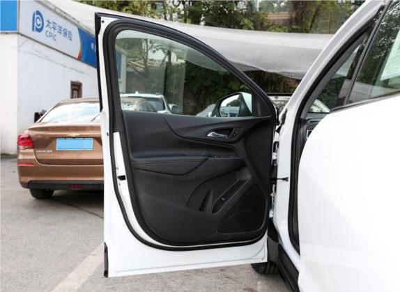 探界者 2019款 535T 自动驭界版 国VI 车厢座椅   前门板