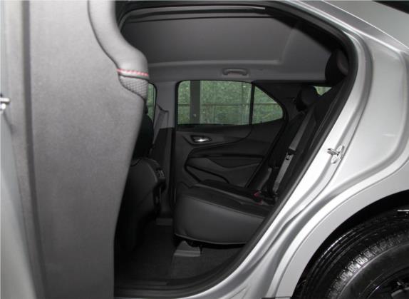 探界者 2019款 Redline 550T 自动四驱拓界版RS 国VI 车厢座椅   后排空间