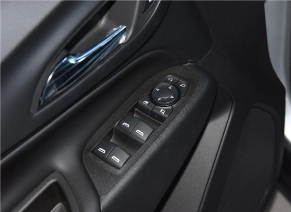 探界者 2019款 Redline 550T 自动四驱捍界版RS 国VI 车厢座椅   门窗控制