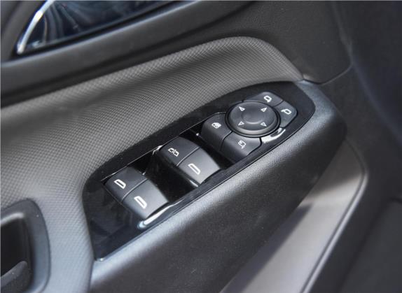 探界者 2021款 550T RS 四驱智能捍界版 车厢座椅   门窗控制