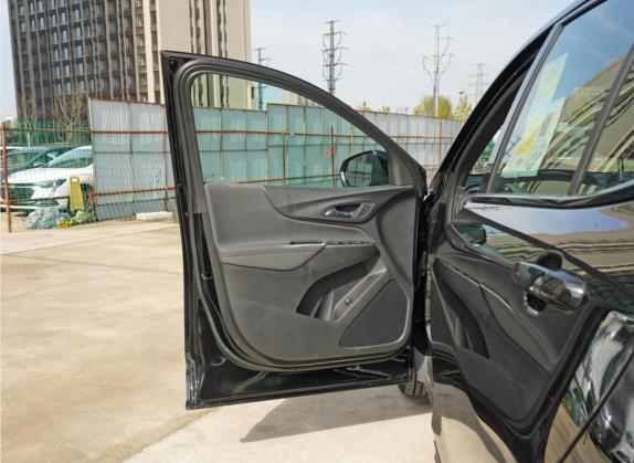 探界者 2022款 轻混 550T RS 智能拓界版 车厢座椅   前门板
