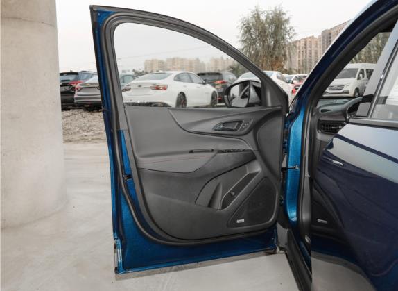 探界者 2022款 轻混 550T RS 四驱智能捍界版 车厢座椅   前门板