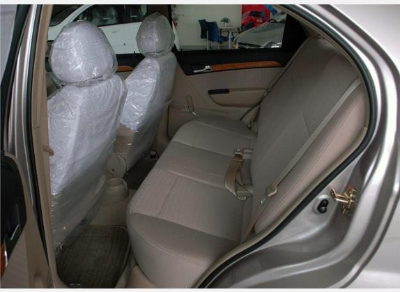 乐风 2006款 1.4 SE MT 车厢座椅   后排空间