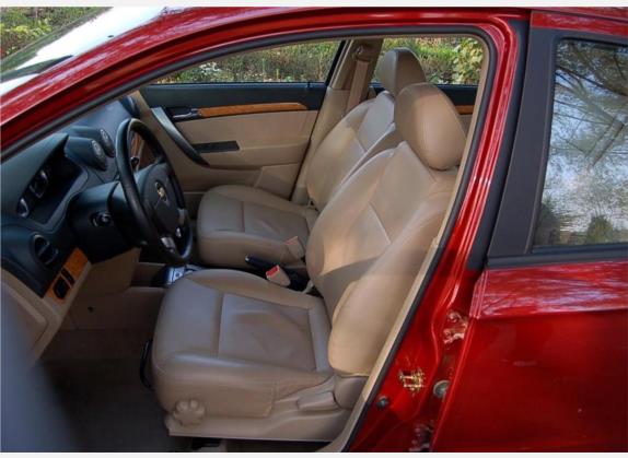 乐风 2006款 1.6 SX AT 车厢座椅   前排空间