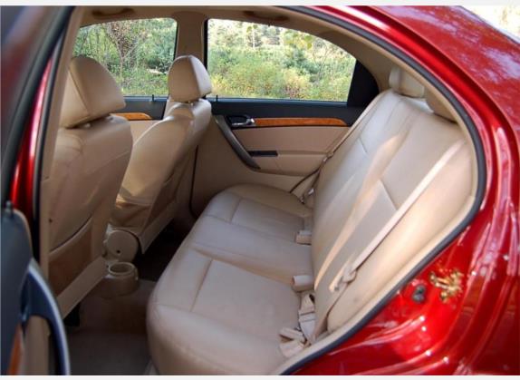 乐风 2006款 1.6 SX AT 车厢座椅   后排空间