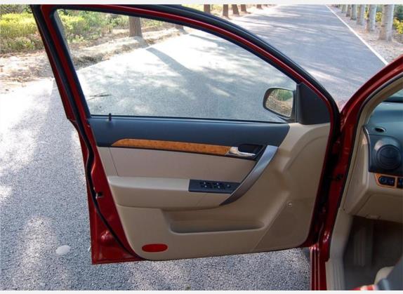 乐风 2006款 1.6 SX AT 车厢座椅   前门板