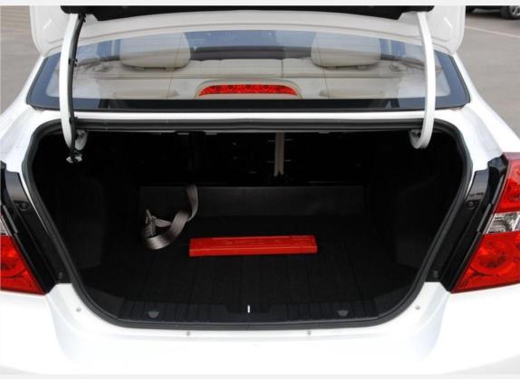乐风 2009款 1.4 SE MT 车厢座椅   后备厢