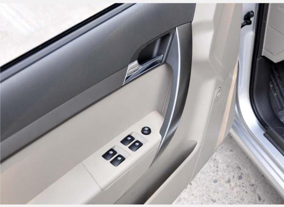 乐风 2009款 1.6 SX MT 车厢座椅   门窗控制