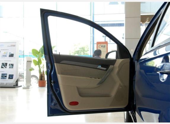 乐风 2009款 1.4 SL AT 车厢座椅   前门板