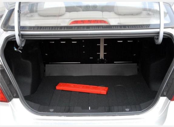 乐风 2010款 1.4AT风尚版 车厢座椅   后备厢