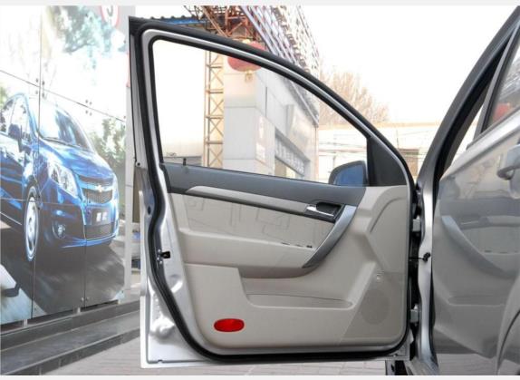 乐风 2010款 1.4AT风尚版 车厢座椅   前门板