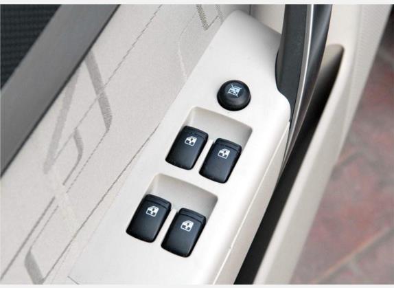 乐风 2010款 1.4AT风尚版 车厢座椅   门窗控制