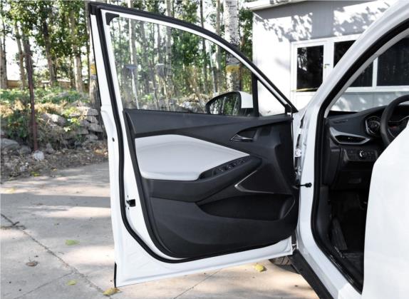 沃兰多 2018款 530T 自动劲享版（5+2款） 国V 车厢座椅   前门板