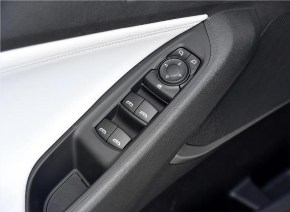 沃兰多 2018款 530T 自动劲享版（5+2款） 国V 车厢座椅   门窗控制