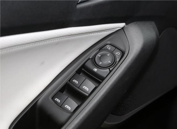 沃兰多 2019款 530T 自动劲享版（5+2款） 国VI 车厢座椅   门窗控制