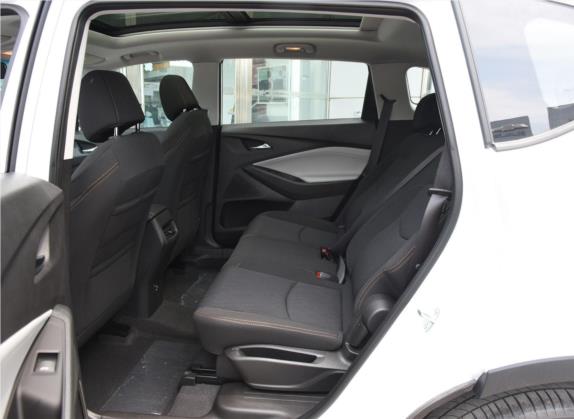 沃兰多 2020款 轻混 530T 自动劲享版（5+2款） 车厢座椅   后排空间