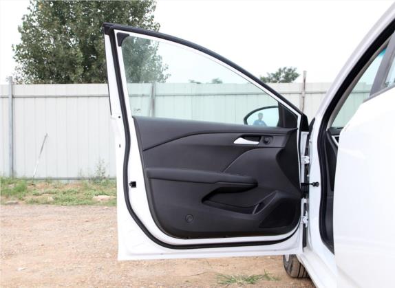 科鲁泽 2019款 320T 手动欣快版 国VI 车厢座椅   前门板
