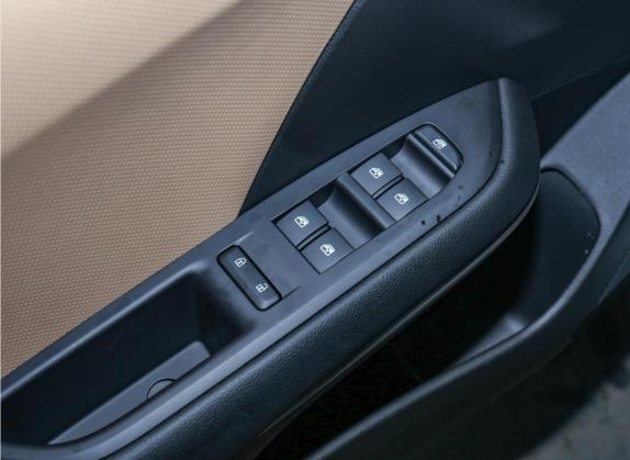 科鲁泽 2020款 320 自动悦享版 车厢座椅   门窗控制
