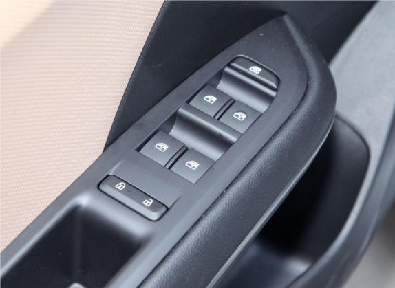 科鲁泽 2020款 320 自动悦畅版 车厢座椅   门窗控制