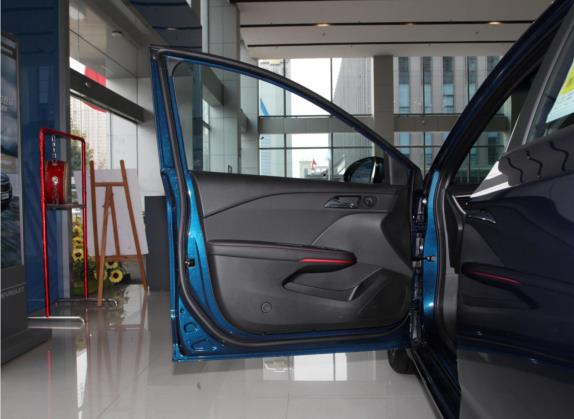 科鲁泽 2022款 轻混 RS 330T 自动畅快版 车厢座椅   前门板