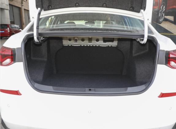 科鲁泽 2023款 1.5L 双离合悦享版 车厢座椅   后备厢