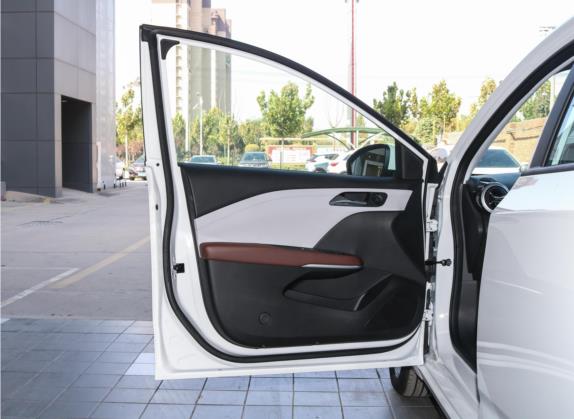 科鲁泽 2023款 1.5L 双离合WOW惠享版 车厢座椅   前门板