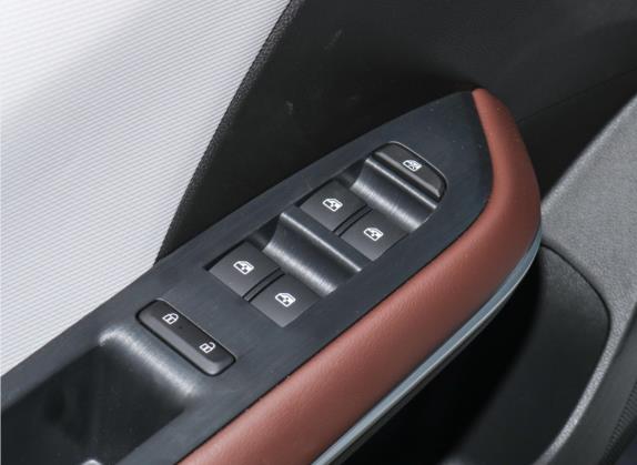科鲁泽 2023款 1.5L 双离合WOW惠享版 车厢座椅   门窗控制