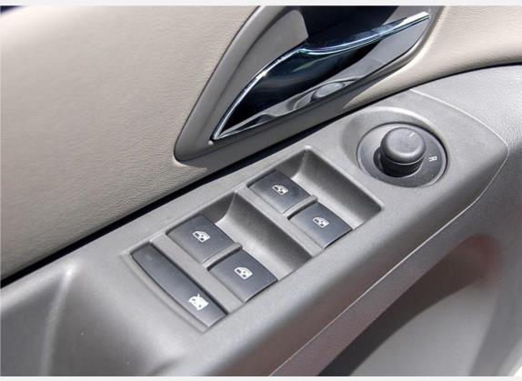 科鲁兹 2009款 1.8L SX AT 车厢座椅   门窗控制