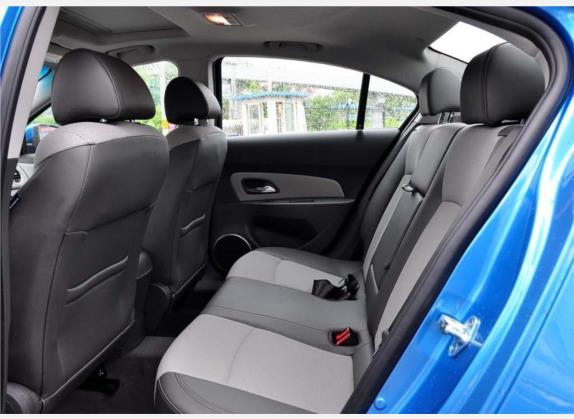 科鲁兹 2009款 1.6L SE AT 车厢座椅   后排空间