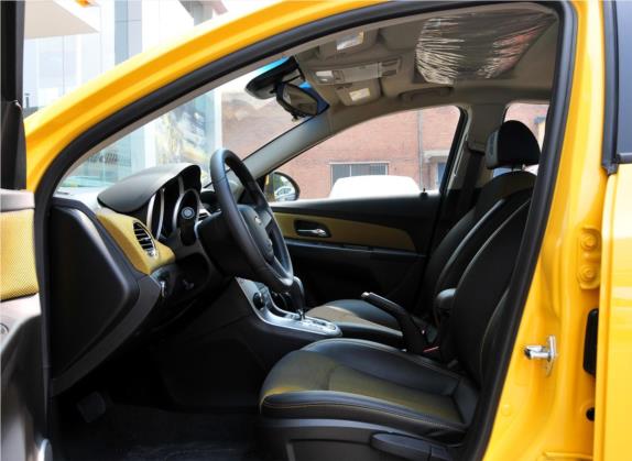 科鲁兹 2011款 1.6L SE AT 变形金刚版 车厢座椅   前排空间