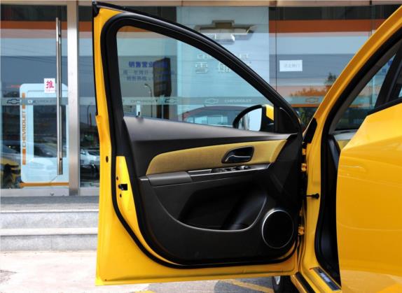 科鲁兹 2011款 1.6L SE AT 变形金刚版 车厢座椅   前门板