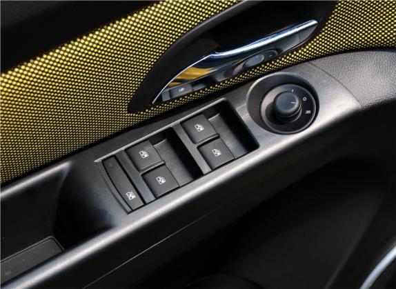 科鲁兹 2011款 1.6L SE AT 变形金刚版 车厢座椅   门窗控制