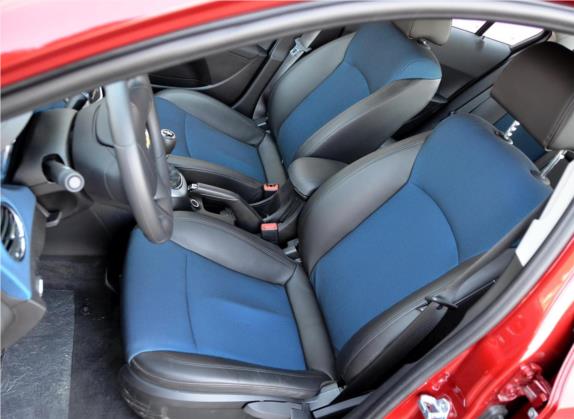 科鲁兹 2011款 1.6T SE MT 车厢座椅   前排空间