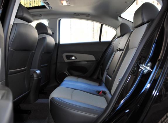 科鲁兹 2012款 1.6L SE MT 车厢座椅   后排空间