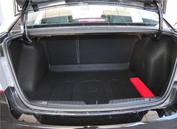 科鲁兹 2012款 1.6L SE MT 车厢座椅   后备厢